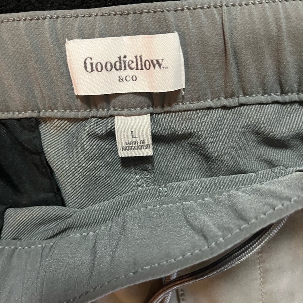 Men’s pants, beige, stretchy joggers Size L.